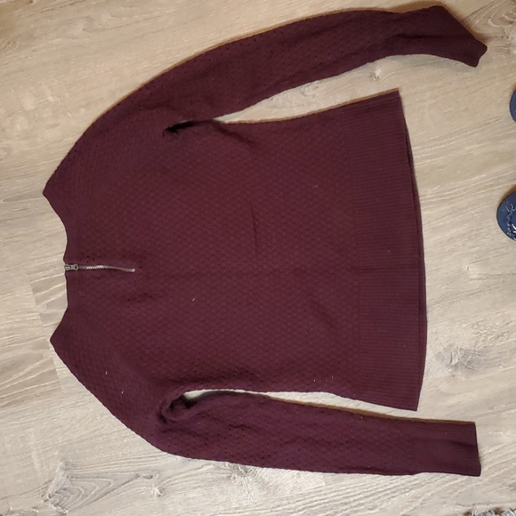 American Eagle Outfitters burgundy sweater, size small - Picture 4 of 5
